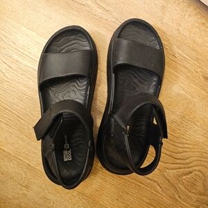 32° Cool Waterproof Sandals